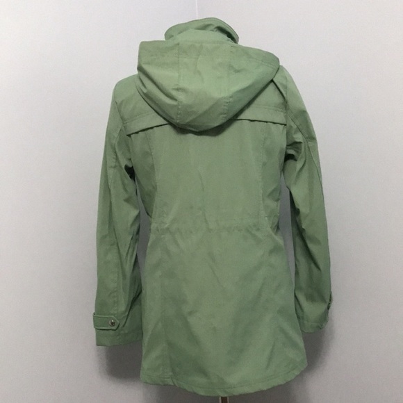 Weatherproof rain coat - Picture 2 of 6